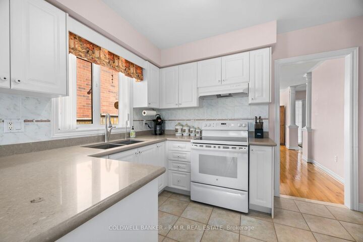 Property Photo:  92 Wheeler Crescent  ON L4A 1L4 