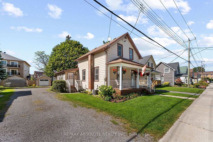 Property Photo:  150 McGonigal Street W  ON K7S 1M6 