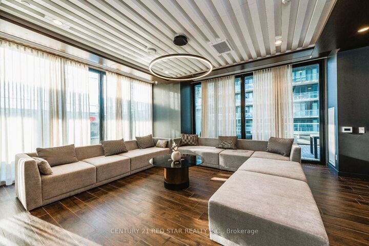 Property Photo:  70 Annie Craig Drive 4801  ON M8V 0C4 