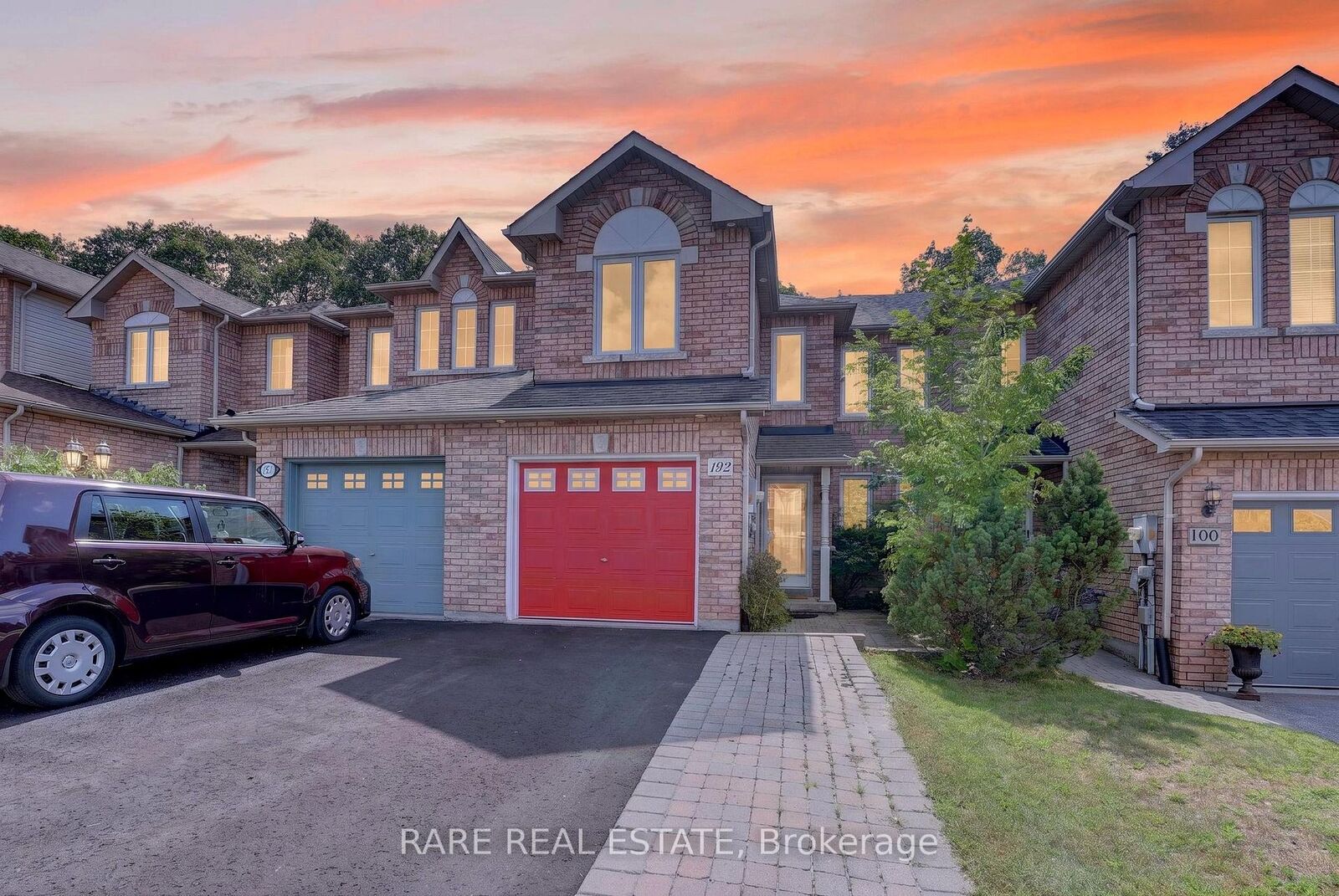 Photo de la propriété: 102 Hawthorne Crescent ON L4N 9Y9