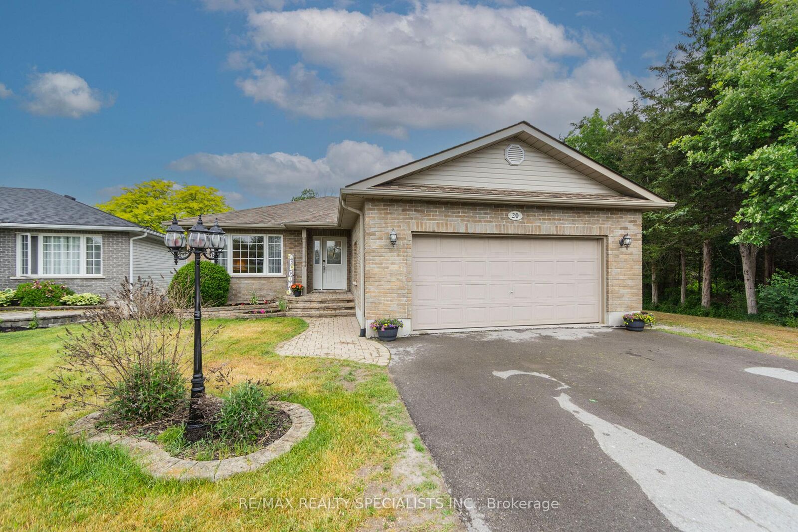 Property Photo:  20 Stonegate Crescent  ON K0K 2C0 