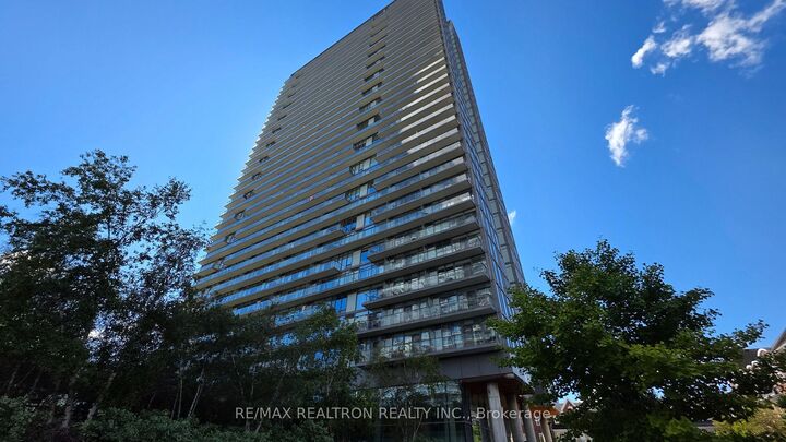 Photo de la propriété: 105 The Queensway Avenue 607 ON M6S 5B5