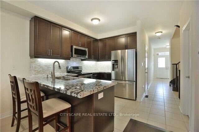 Property Photo:  138 Sky Harbour Drive  ON L6Y 0V1 