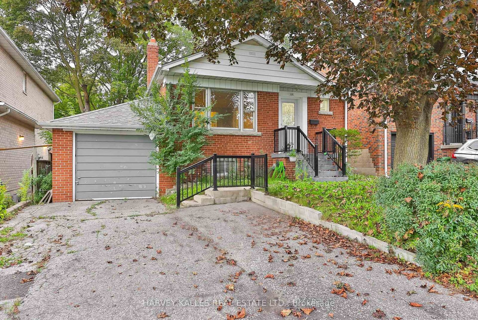 Property Photo:  128 Bogert Avenue Main  ON M2N 1K8 