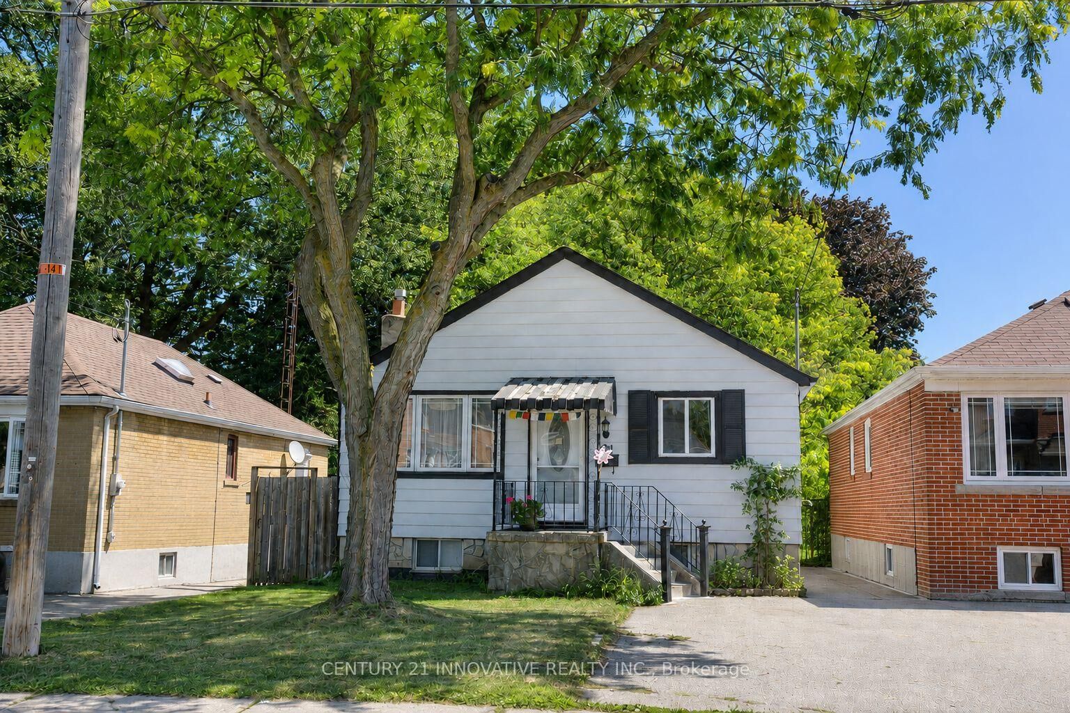 Property Photo:  101 Heale Avenue  ON M1N 3X9 