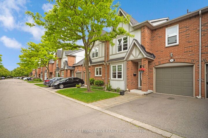 Property Photo:  5865 Dalebrook Crescent 31B  ON L5M 5X1 