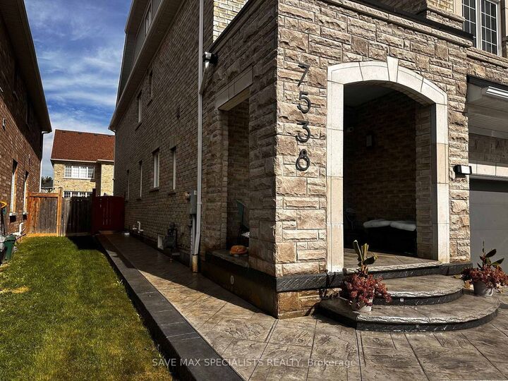 Property Photo:  7538 Saint Barbara Boulevard Main  ON L5W 0B6 
