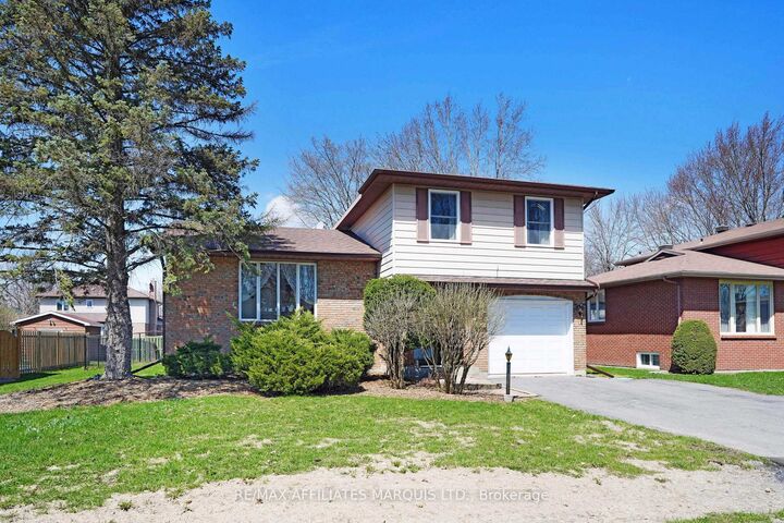 Property Photo:  605 Kirkwood Street  ON K6H 5Y9 