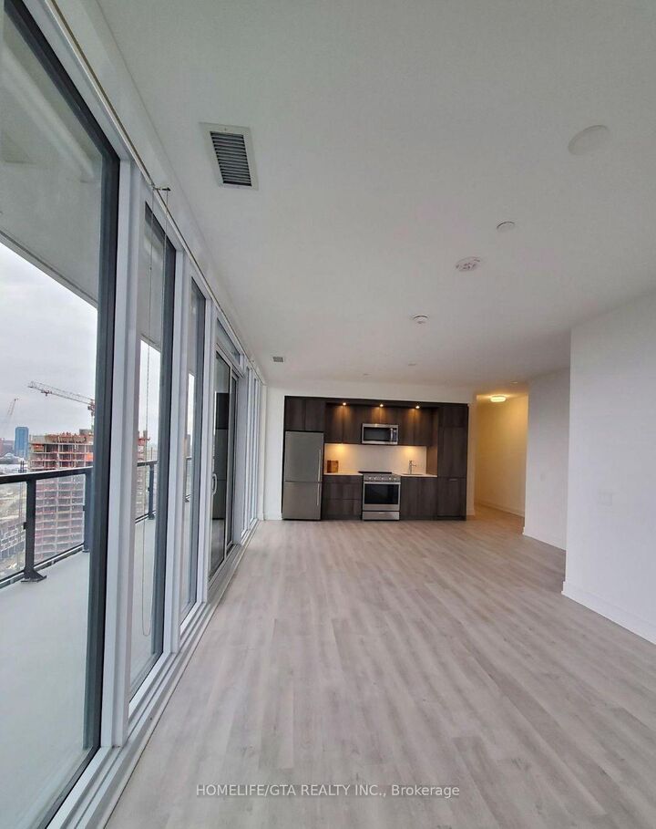 Property Photo:  30 Inn On The Park Drive 2203  ON M3C 0P8 