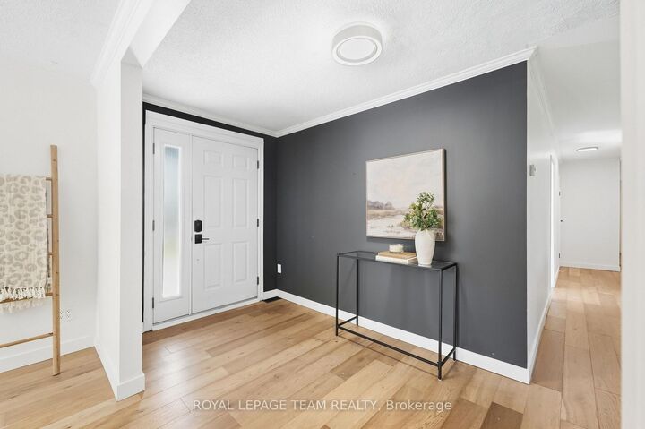 Property Photo: 1819 Rideau Road ON K1X 1E1
