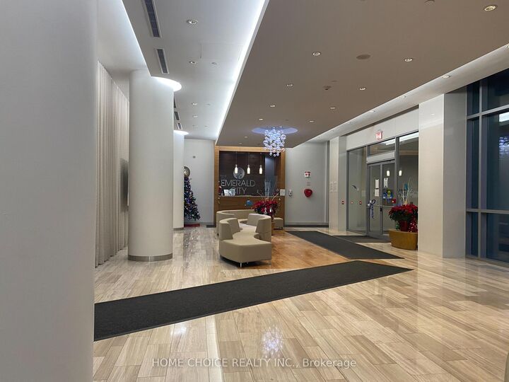 Property Photo:  62 Forest Manor Road 608  ON M2J 0B6 
