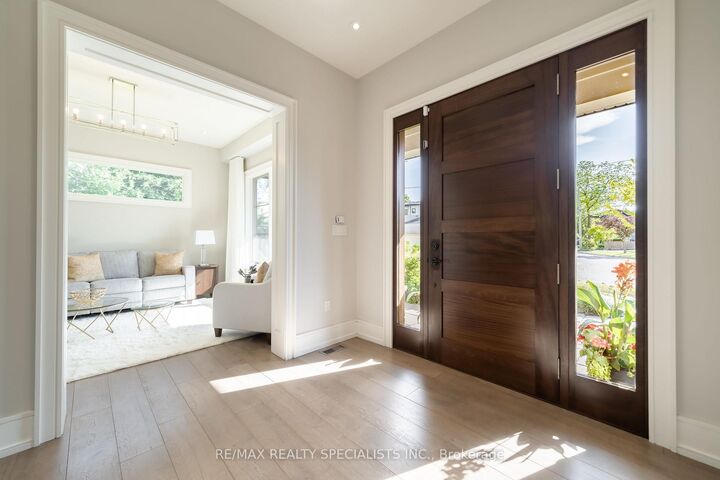 Photo de la propriété:  18 Florence Drive  ON L6K 1V6 