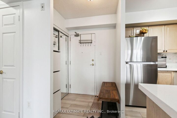 Property Photo:  300 Balliol Street Ph14  ON M4S 3G6 
