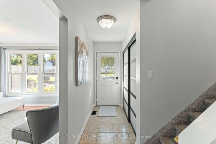 Property Photo:  28 Massey Place  ON K6V 3V9 