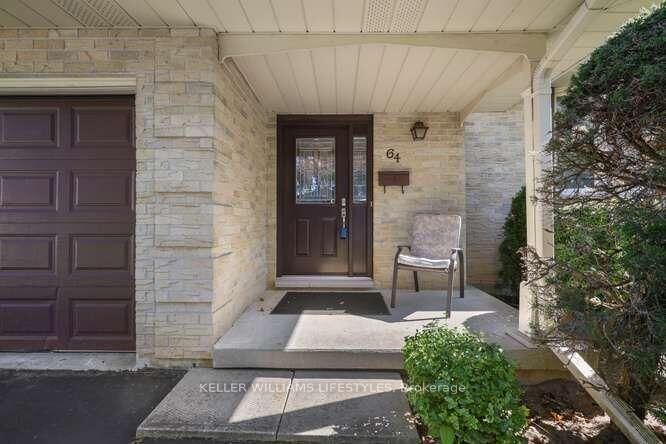 Property Photo: 64 Haliburton Crescent ON N6K 2Y9