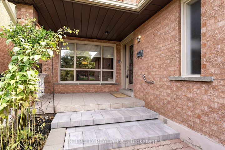 Property Photo:  57 Kaiser Drive  ON L4L 3V2 