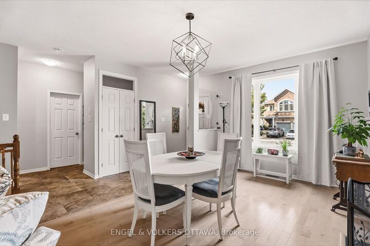 Property Photo: 518 Stonechurch Way ON K2J 0C6