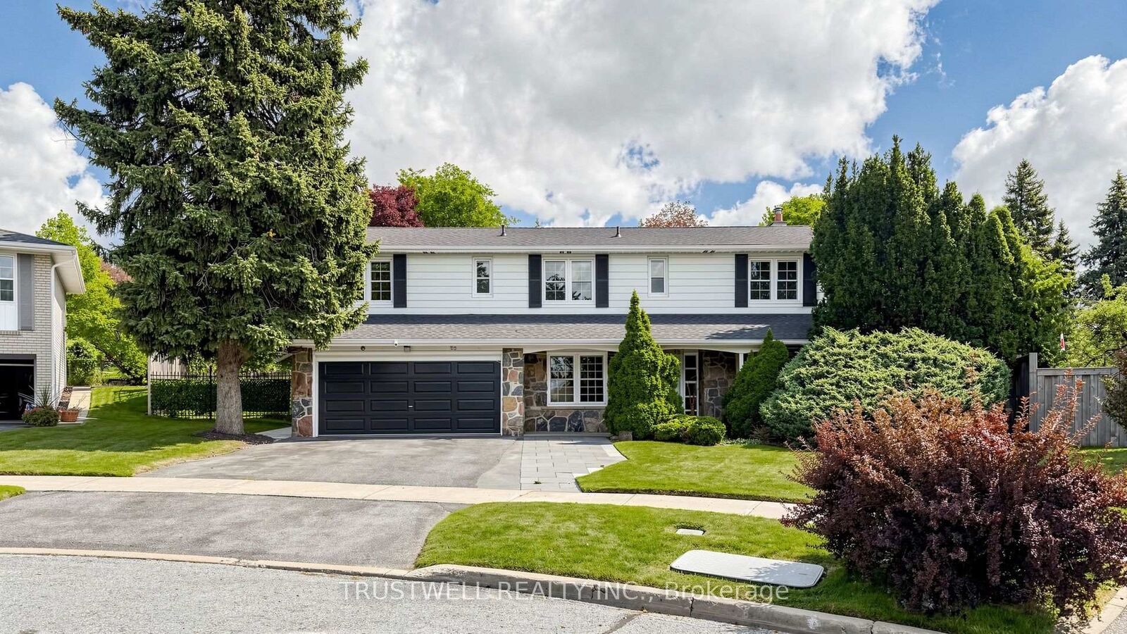 Photo de la propriété: 23 Shawfield Crescent ON M3A 1R9