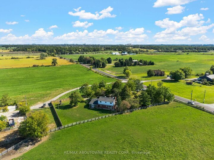 Photo de la propriété: 5367 2 Side Road ON L9T 2Y1