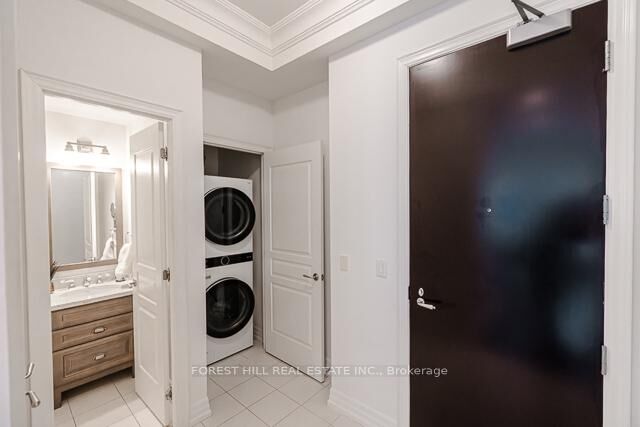 Property Photo:  20 Burkebrook Place 502  ON M4G 0A1 