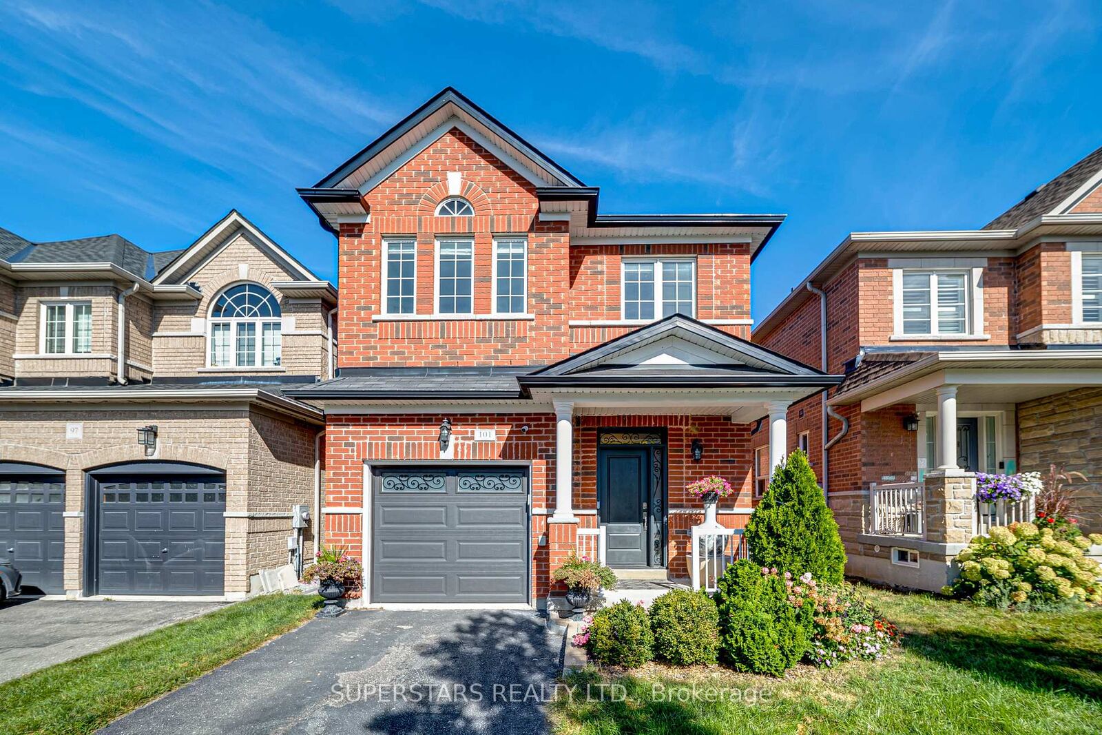 Photo de la propriété:  101 Gar Lehman Avenue  ON L4A 0W9 