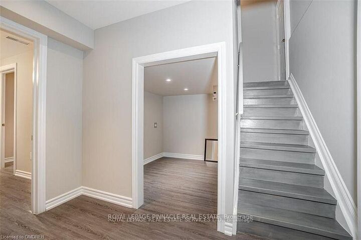 Property Photo:  3265 Topeka Drive B  ON L5M 7V1 