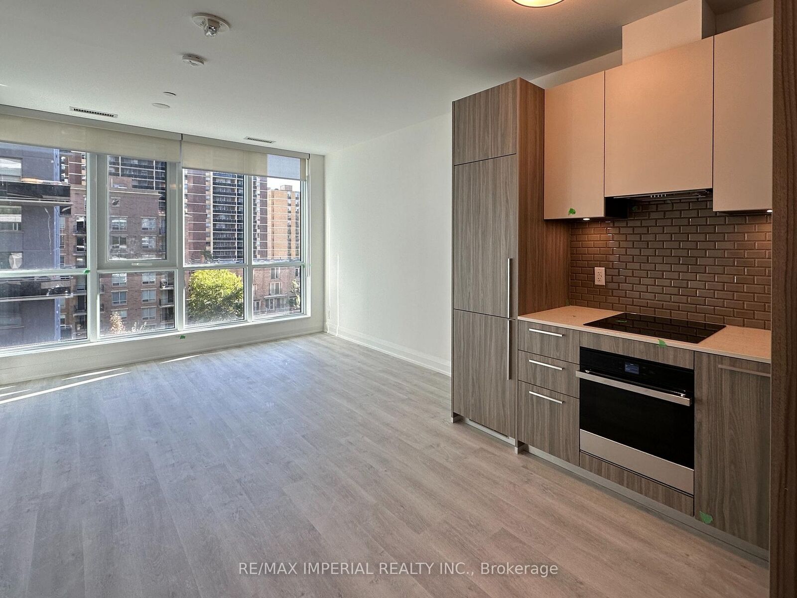 Property Photo:  65 Broadway Avenue 406  ON M4P 1T9 
