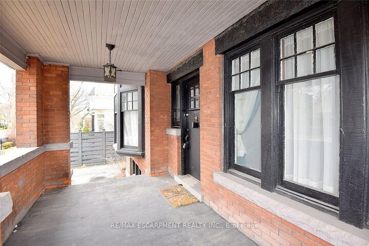Photo de la propriété: 103 Sherman Avenue S ON L8M 2P8