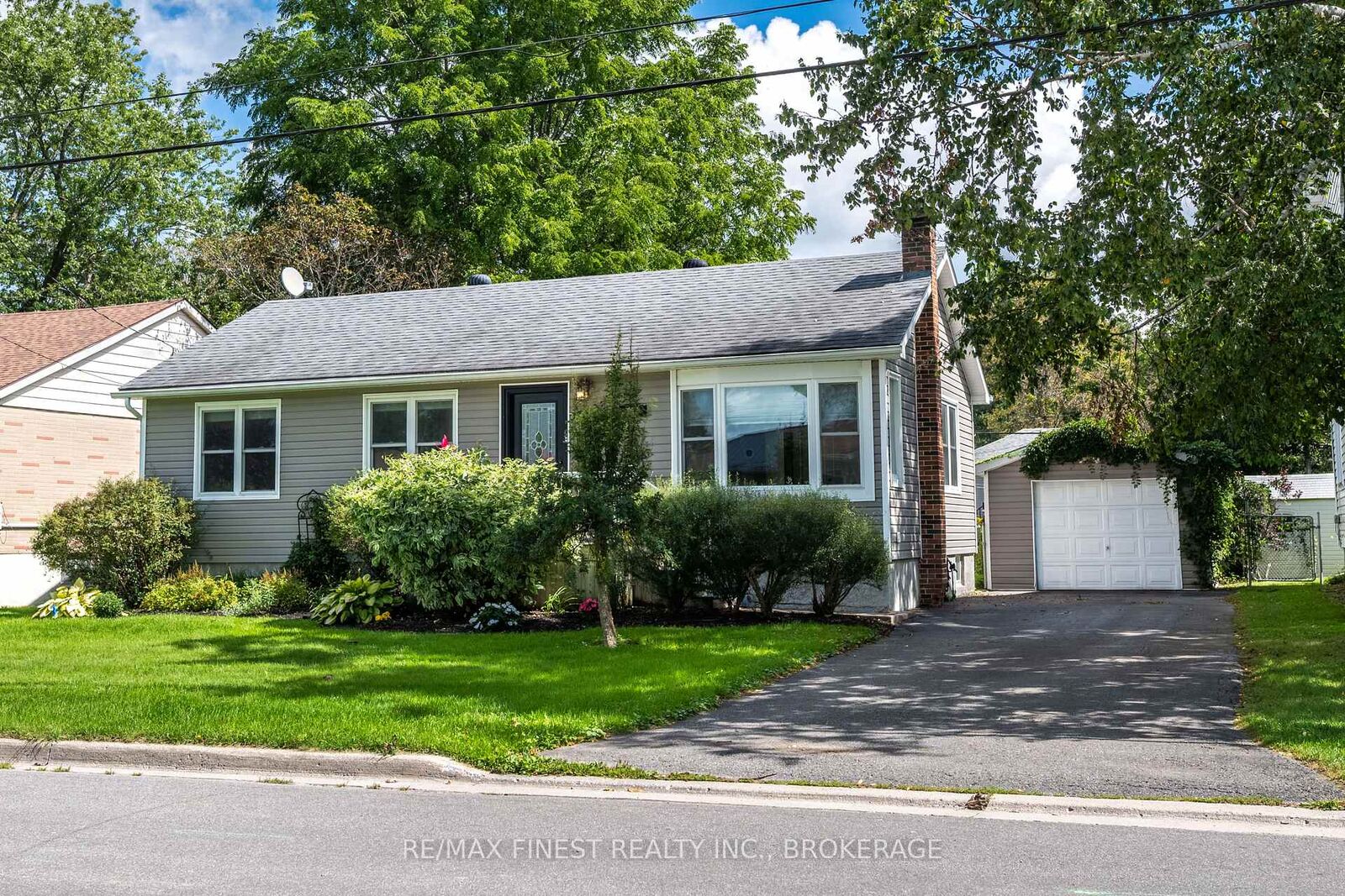 Property Photo: 193 Hawthorne Avenue ON K7M 1Z2
