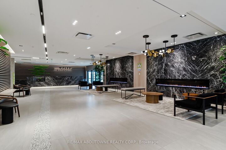 Photo de la propriété: 50 George Butchart Drive 814 ON M3K 0C9