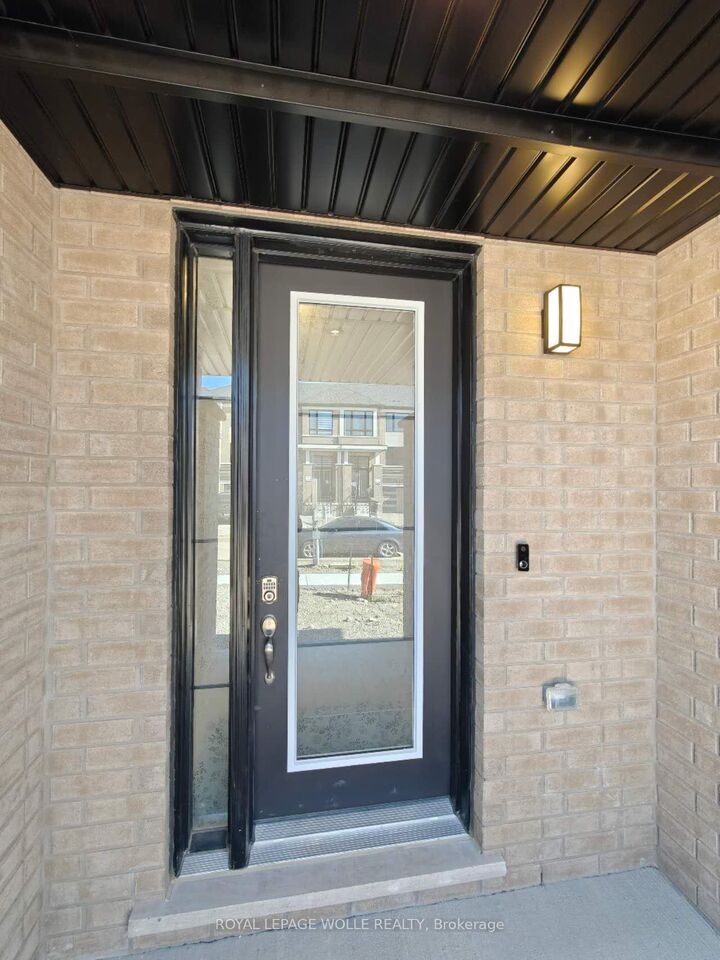 Property Photo:  461 Jack Wilford Way  ON N4S 0G4 