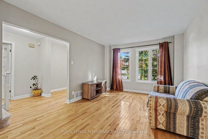 Property Photo:  1466 Prestone Drive  ON K1E 1M4 