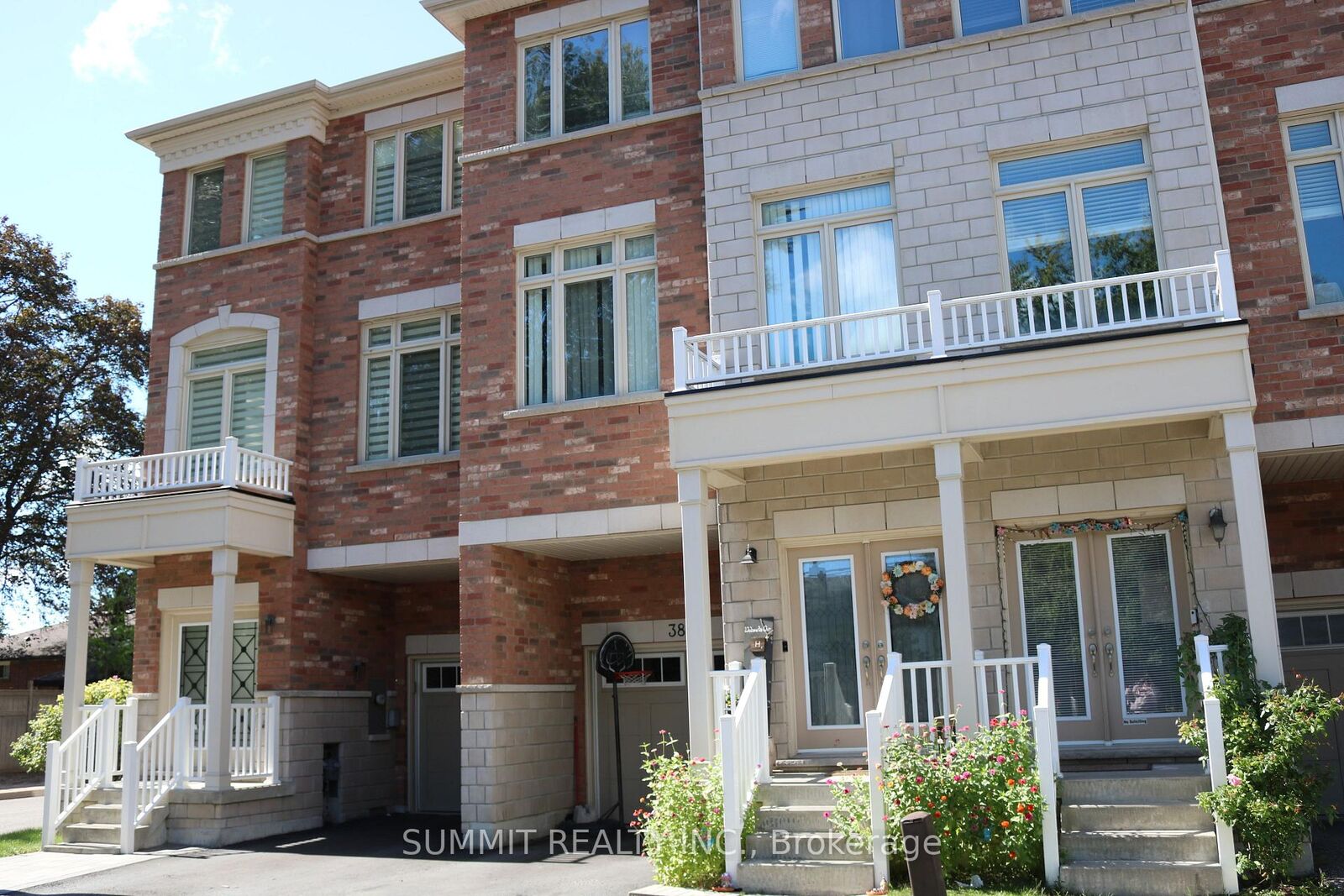 Property Photo: 1299 Glenanna Road 39 ON L1V 0C9