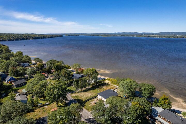 Property Photo:  794 Bayview Drive  ON K0A 3M0 