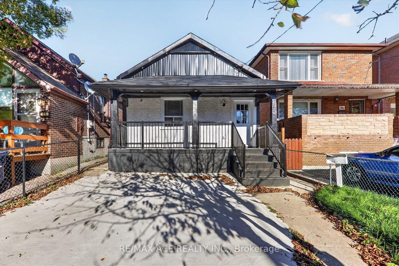 Photo de la propriété: 47 Laurel Avenue ON M1K 3J4