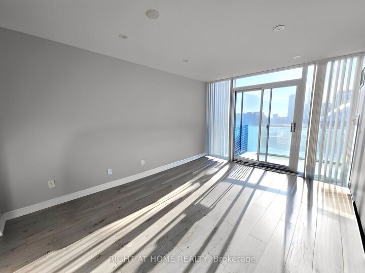 Photo de la propriété: 51 Lower Simcoe Street Unit 1911 ON M5J 3A2