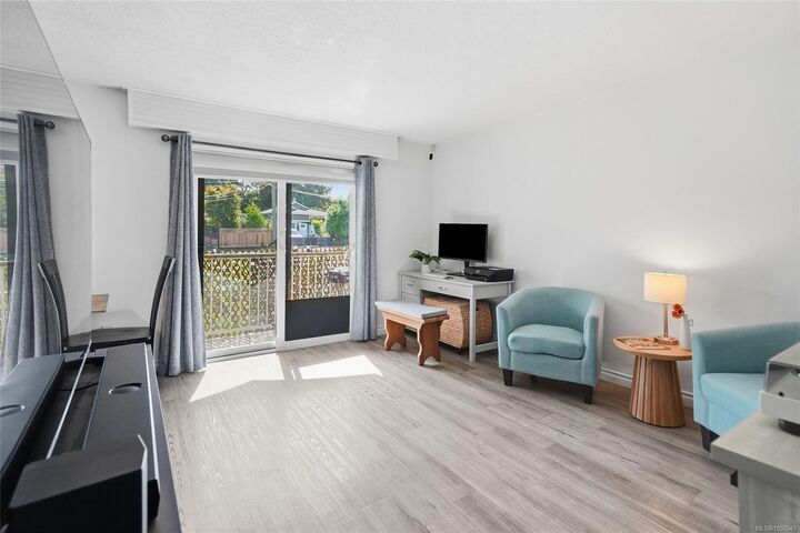Property Photo:  129 Sixth Ave E #6  BC V9K 1R2 