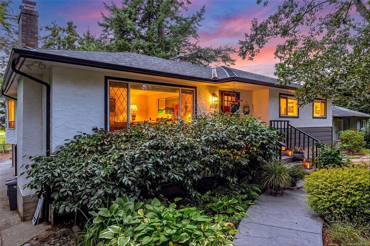 Property Photo:  3960 Cumberland Rd  BC V8P 3J8 