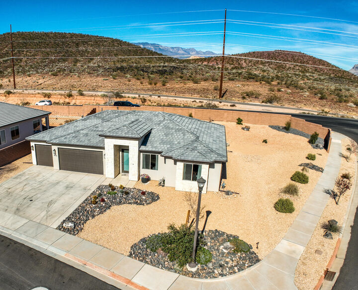 Property Photo:  1452 W 540 N  UT 84737 