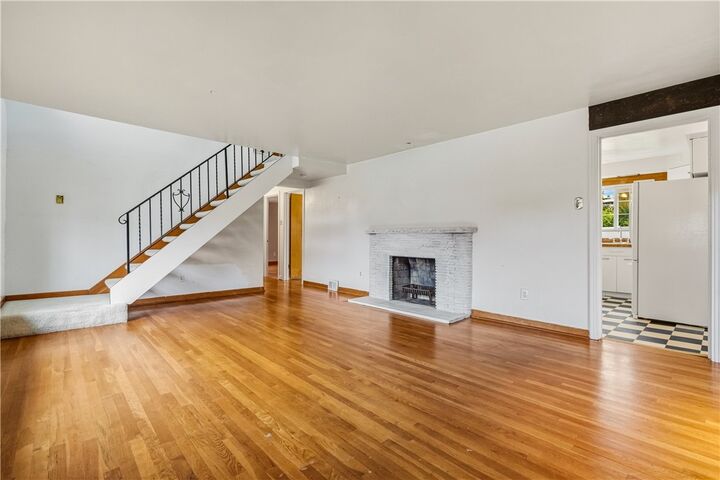 Property Photo: 4358 E Brightview Ave PA 15227