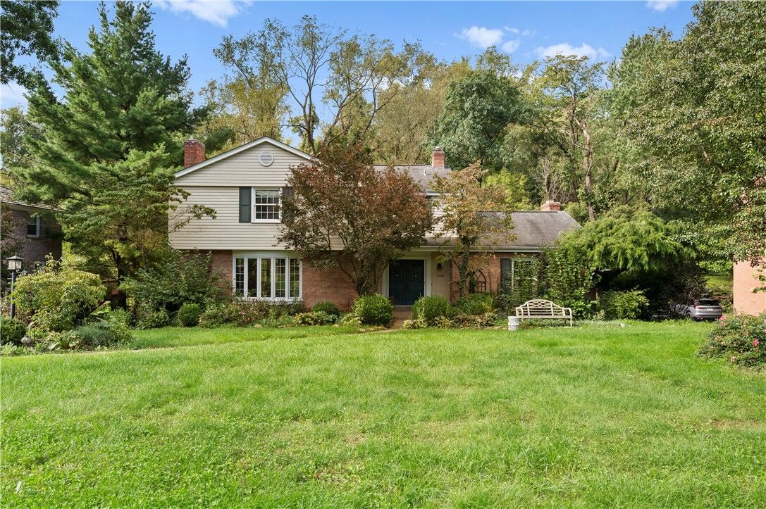Property Photo: 1640 Pinetree Drive PA 15241