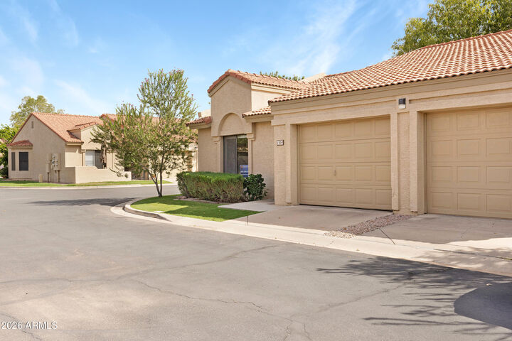 Property Photo:  1021 S Greenfield Road 1204  AZ 85206 