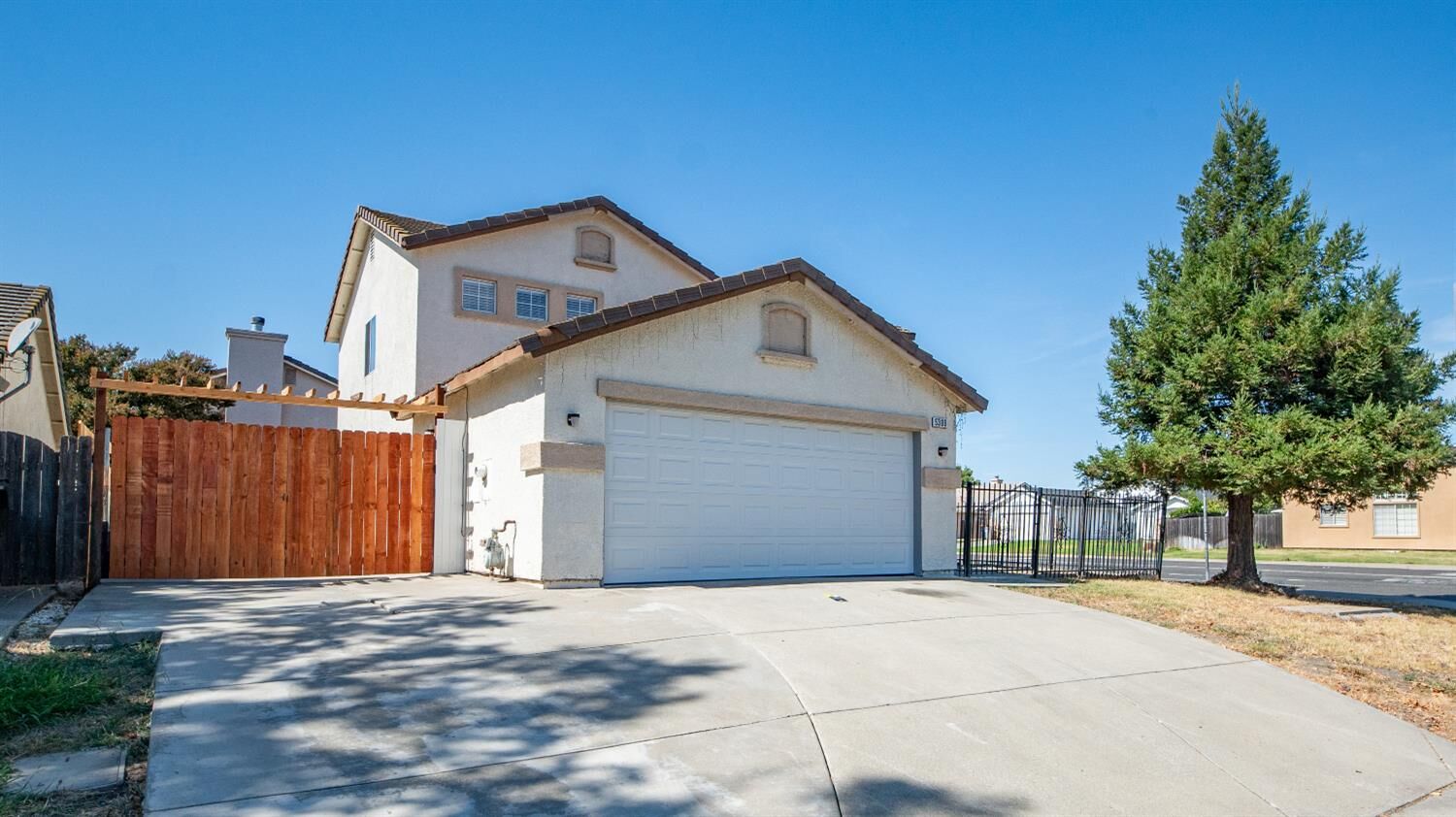 Property Photo: 5300 Jacinto Avenue CA 95823