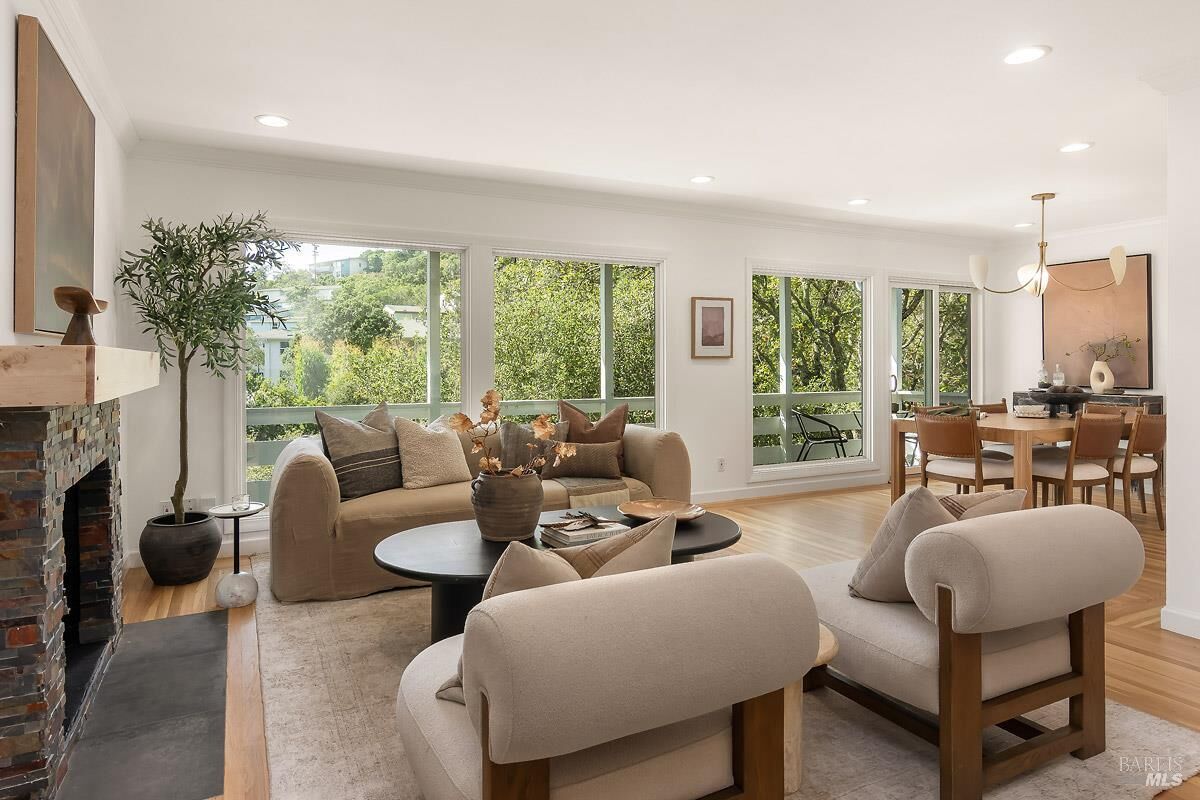 Property Photo: 16 Corte Los Sombras CA 94904