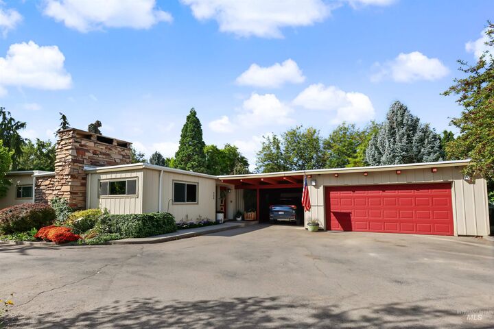 Property Photo:  508 E Elm Ave  ID 83660 