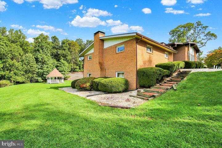 Property Photo:  185 N Ridge Road  PA 17569 