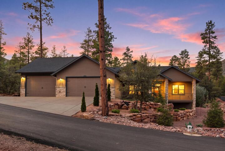 Property Photo:  4016 W Forest Court  AZ 85544 