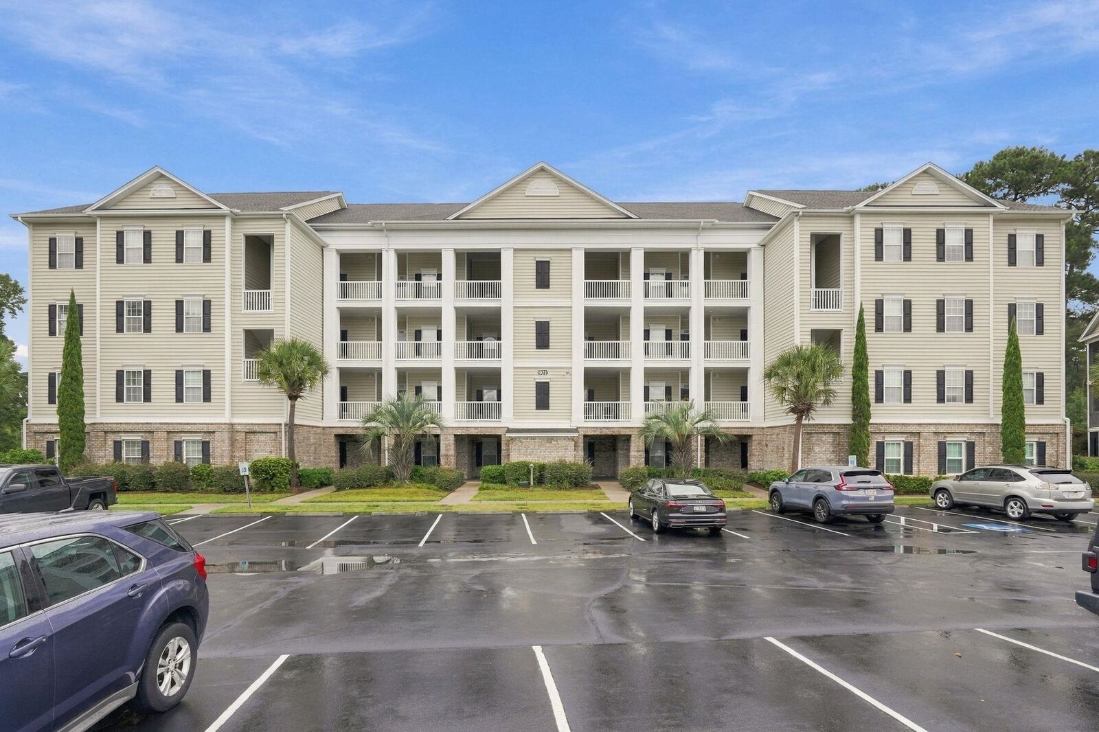 Property Photo: 901 Knoll Shores Ct. 405 SC 29576