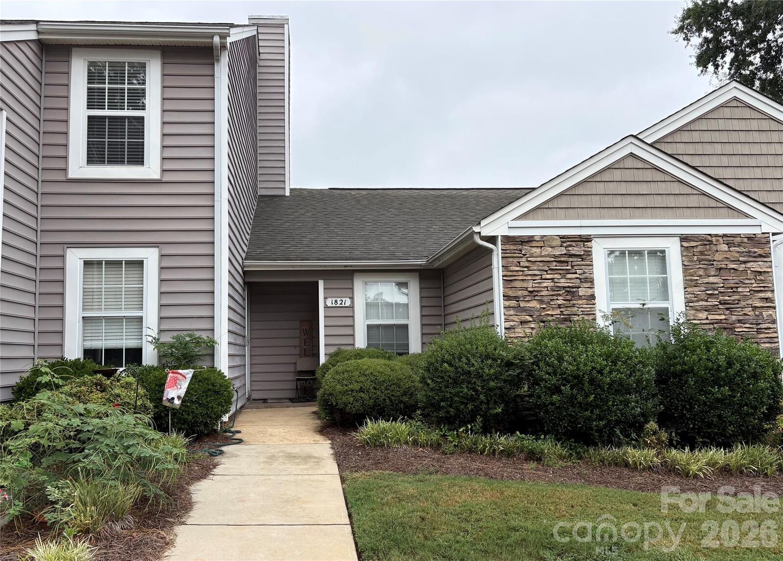 Property Photo: 1821 Fairlawn Court SC 29732