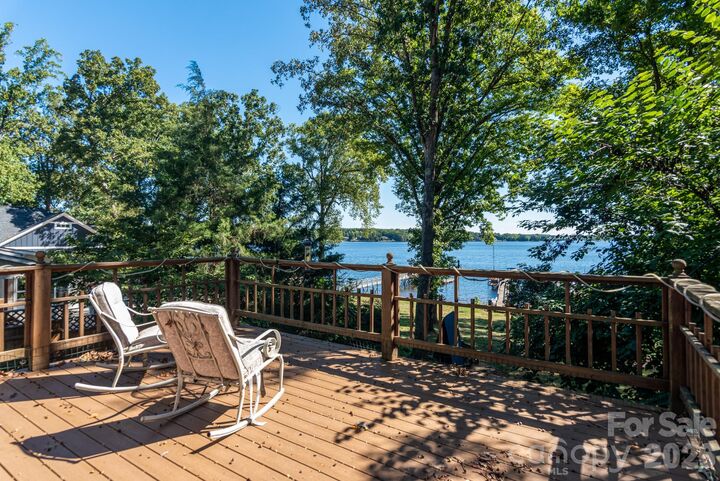 Property Photo:  7889 Tradewinds Drive  NC 28673 